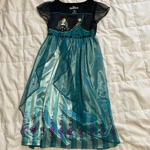 Disney Frozen II Anna nightgown